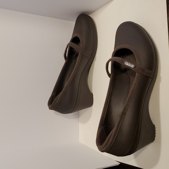 Crocs Ginger Mary Jane Wedge Heels Slip On In Brown Size 10 - Picture 3 of 12